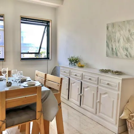 Apartamento En 1º Linea De La Playa De Samil Βίγκο