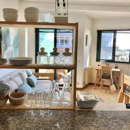 Apartamento En 1º Linea De La Playa De Samil Βίγκο