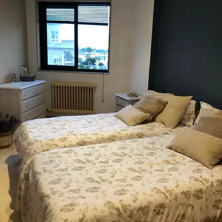 Apartamento En 1º Linea De La Playa De Samil Βίγκο